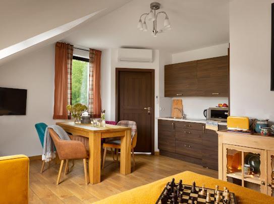 Apartamenty U Harrego I Przy Stawie Spa Z Klimatyzacja, Balia, Sauna, Ogrodem I Parkingiem Kudowa-Zdrój Esterno foto